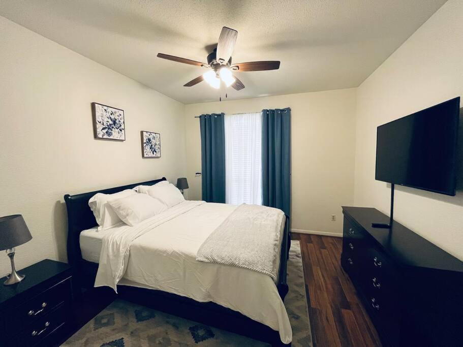 Home Away From Home-Cozy 2 Bdrm Condo/Med Cntr/Nrg Houston Eksteriør billede