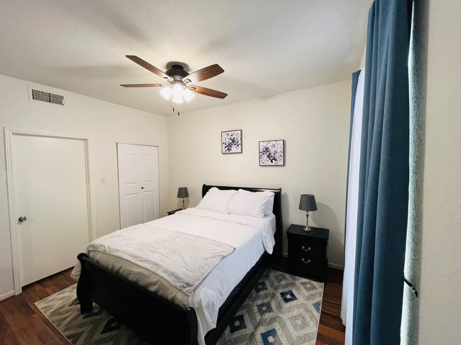 Home Away From Home-Cozy 2 Bdrm Condo/Med Cntr/Nrg Houston Eksteriør billede